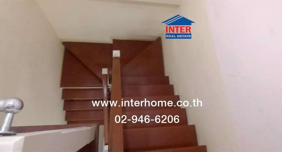 Casa adosada en venta de 3 habitaciones en Phra Pradaeng, Samut Prakan