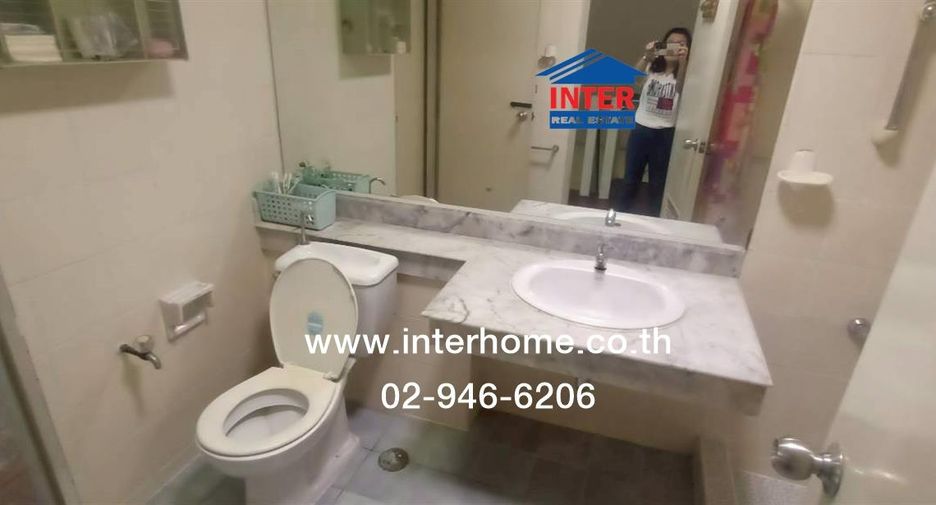 Casa adosada en venta de 3 habitaciones en Phra Pradaeng, Samut Prakan