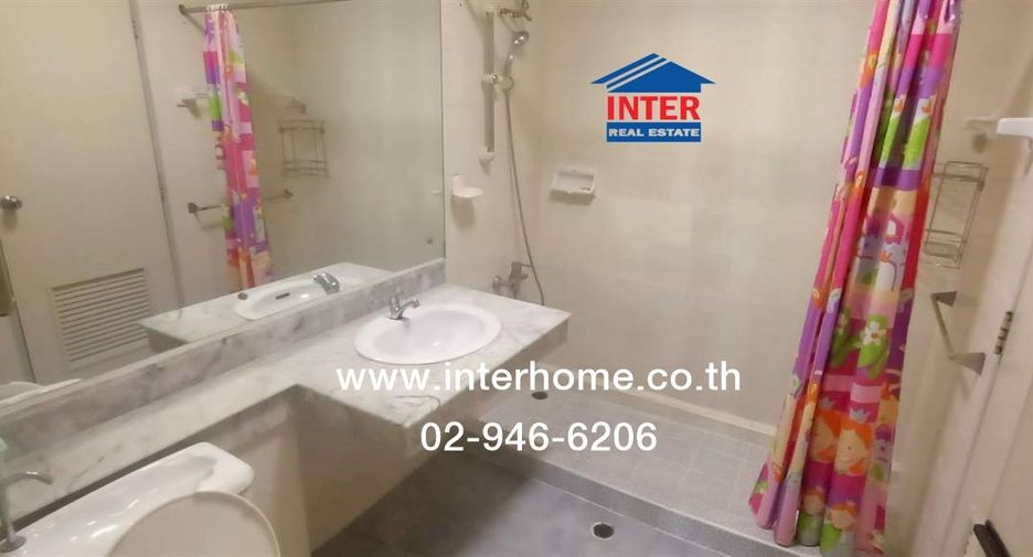 Casa adosada en venta de 3 habitaciones en Phra Pradaeng, Samut Prakan