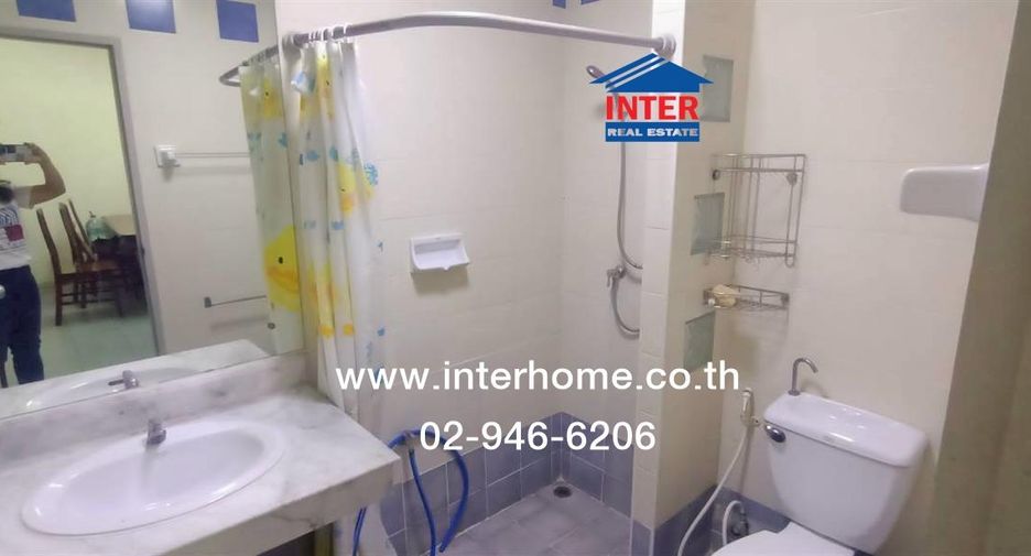 Casa adosada en venta de 3 habitaciones en Phra Pradaeng, Samut Prakan