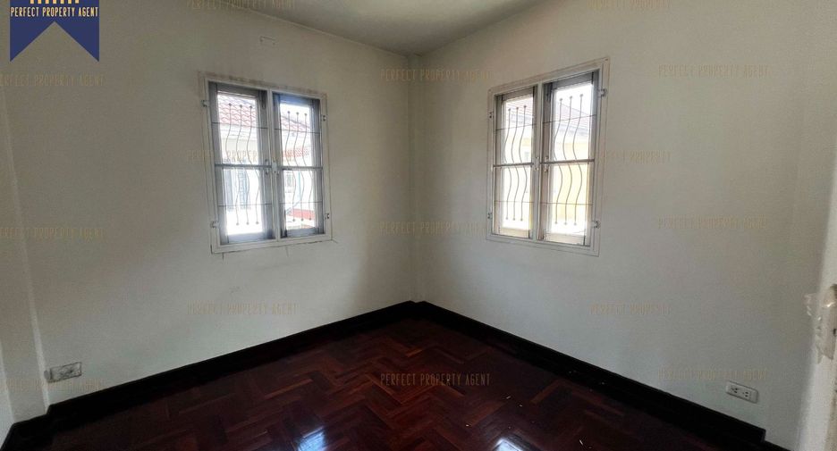 À vendre 3 chambres maison à Thung Khru, Bangkok