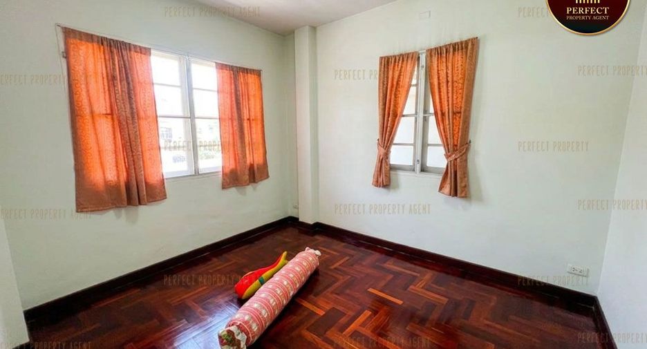 For sale 3 bedrooms house in Thung Khru, Bangkok
