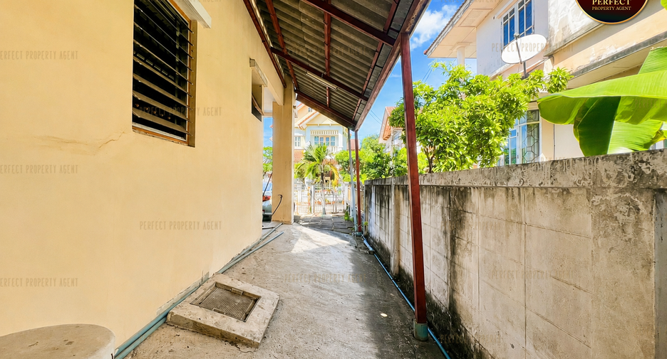 For sale 3 bedrooms house in Thung Khru, Bangkok