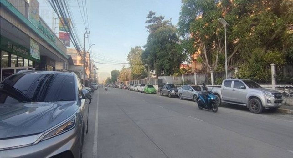 出售 144 卧室 公寓式住宅 在 Bang Sao Thong, Samut Prakan