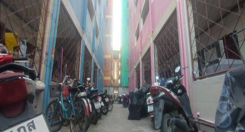 出售 144 卧室 公寓式住宅 在 Bang Sao Thong, Samut Prakan