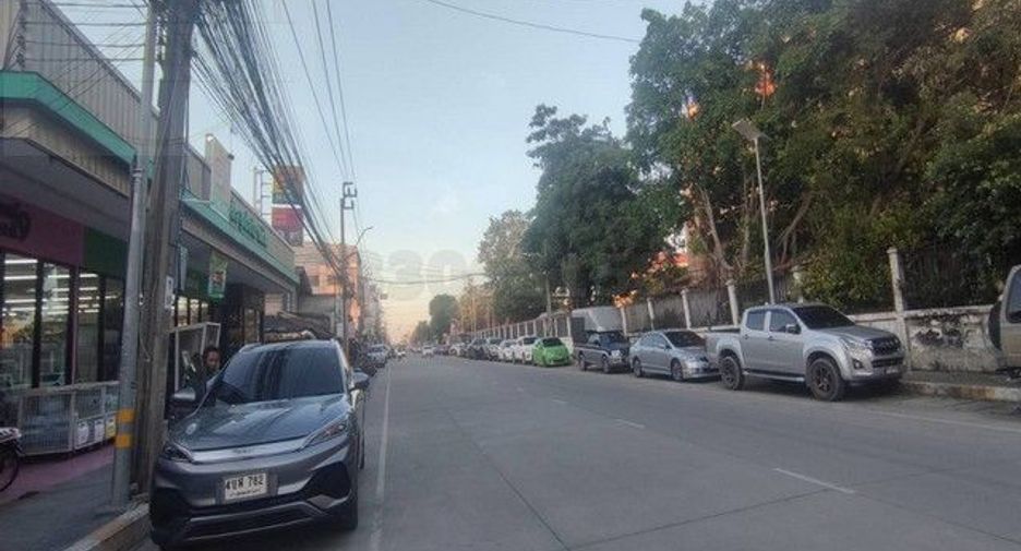 出售 144 卧室 公寓式住宅 在 Bang Sao Thong, Samut Prakan