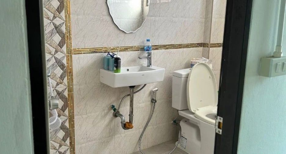 Продажа 2 спальни таунхаус в Мыанг Районг, Районг