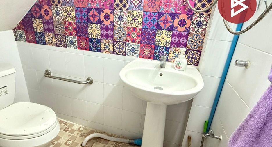 For sale 4 bedrooms retail Space in Mueang Lampang, Lampang
