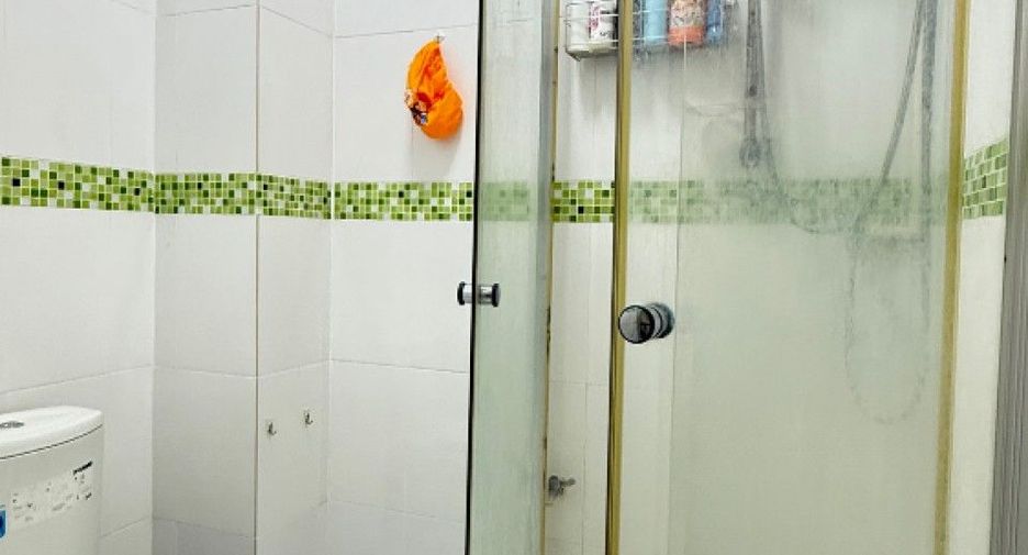 For sale 4 bedrooms retail Space in Mueang Lampang, Lampang