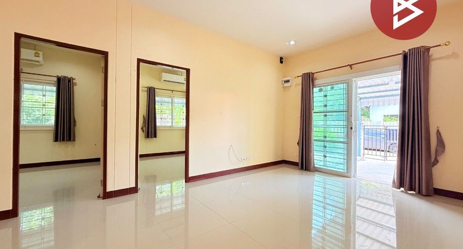 Reihenhaus zum Kauf mit Studio in Ban Phaeo, Samut Sakhon