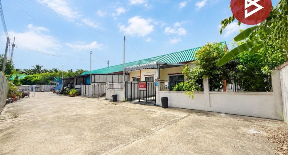 Reihenhaus zum Kauf mit Studio in Ban Phaeo, Samut Sakhon