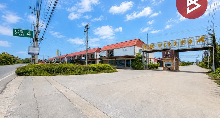 Reihenhaus zum Kauf mit Studio in Ban Phaeo, Samut Sakhon