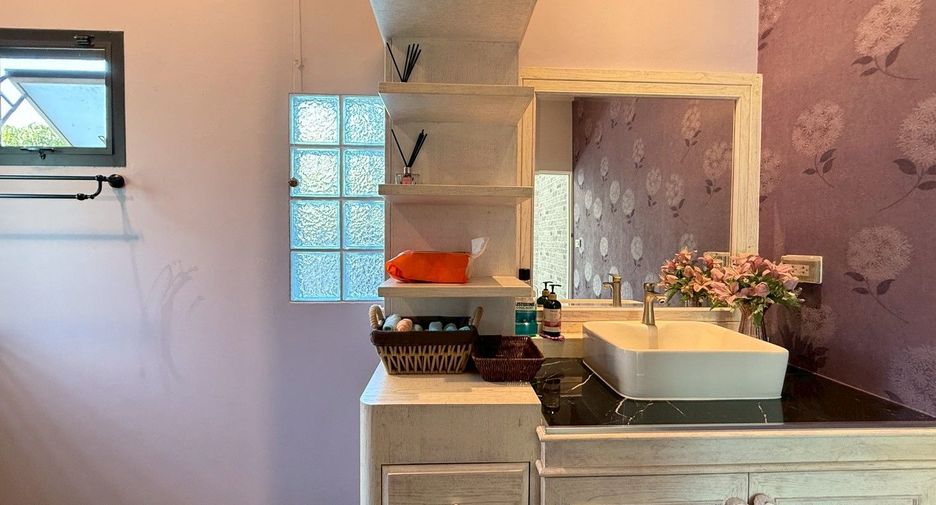 For sale 5 bedrooms house in Hang Dong, Chiang Mai