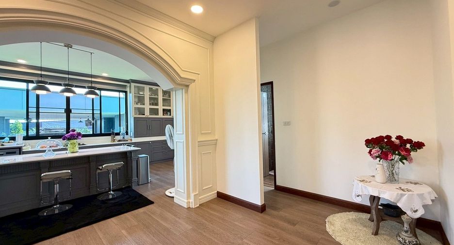 For sale 5 bedrooms house in Hang Dong, Chiang Mai