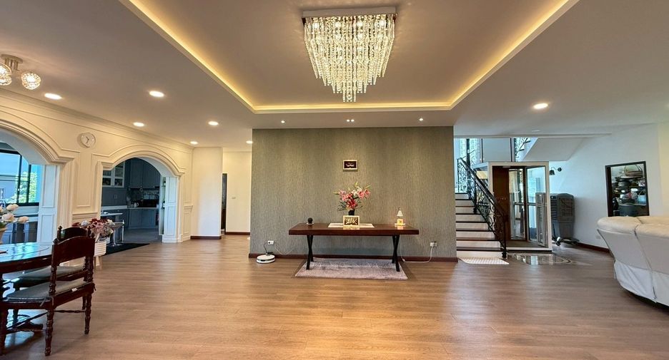 For sale 5 bedrooms house in Hang Dong, Chiang Mai