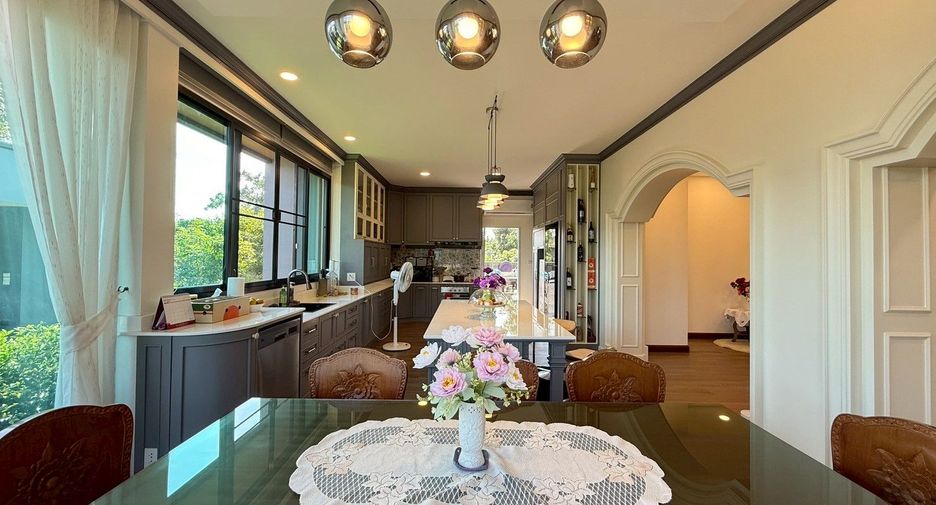For sale 5 bedrooms house in Hang Dong, Chiang Mai