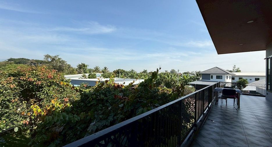 For sale 5 bedrooms house in Hang Dong, Chiang Mai