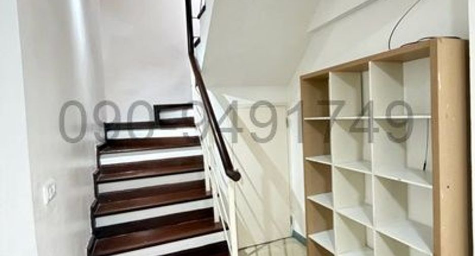 For rent 4 bedrooms townhouse in Bueng Kum, Bangkok