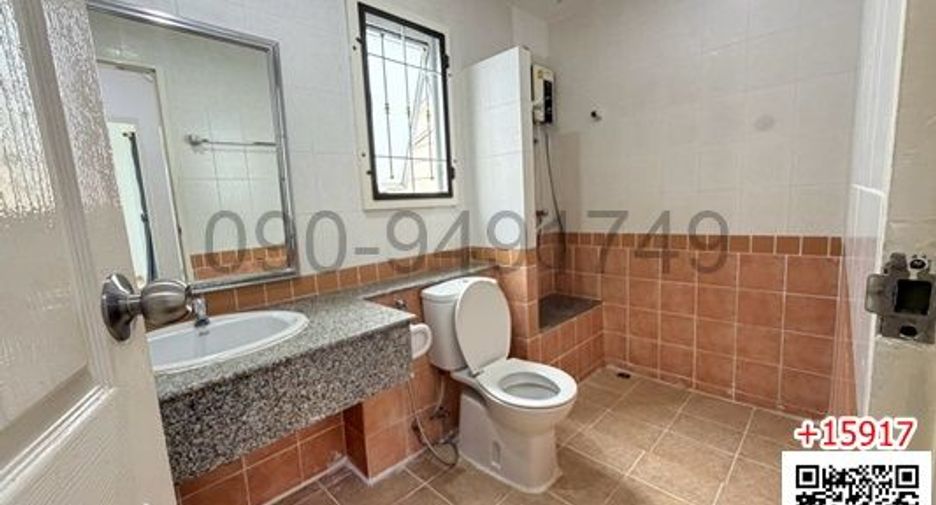 For rent 4 bedrooms townhouse in Bueng Kum, Bangkok