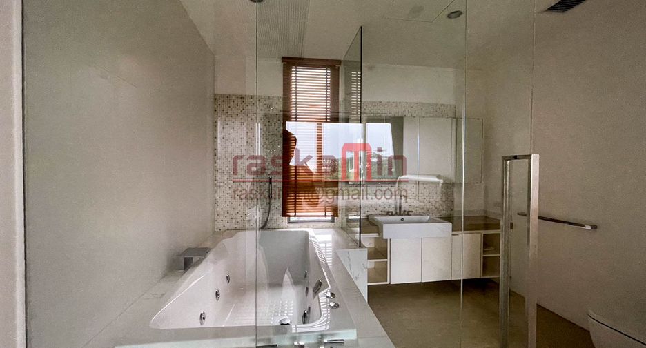 For rent 2 bedrooms condo in Bang Lamung, Chonburi