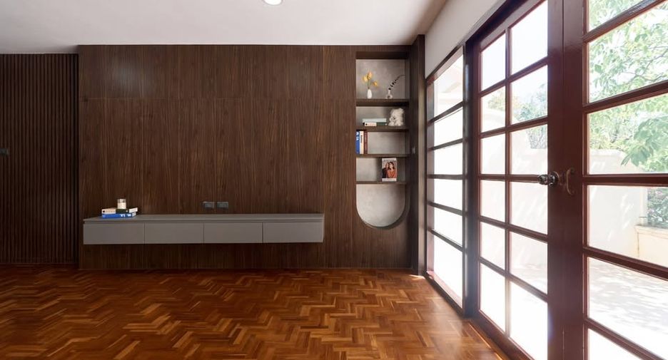 For rent 4 bedrooms townhouse in Mueang Chiang Mai, Chiang Mai