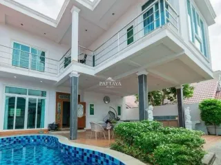 Casa en venta de 5 habitaciones en Bang Lamung, Chonburi