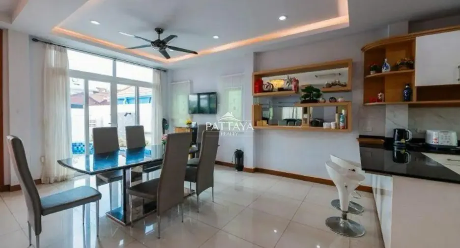 Casa en venta de 5 habitaciones en Bang Lamung, Chonburi