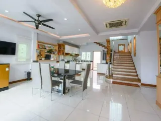 Casa en venta de 5 habitaciones en Bang Lamung, Chonburi