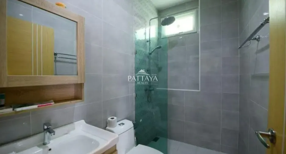 Casa en venta de 5 habitaciones en Bang Lamung, Chonburi
