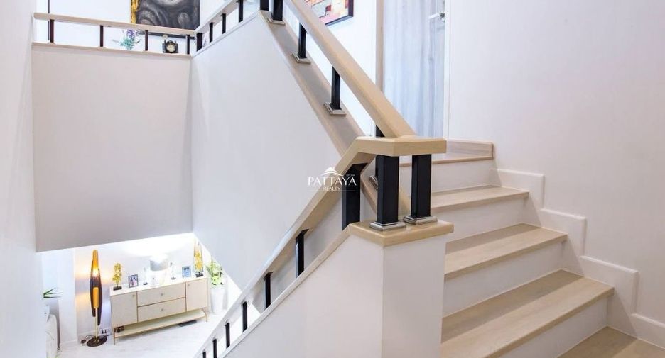 For sale 4 bedrooms house in Bang Lamung, Chonburi