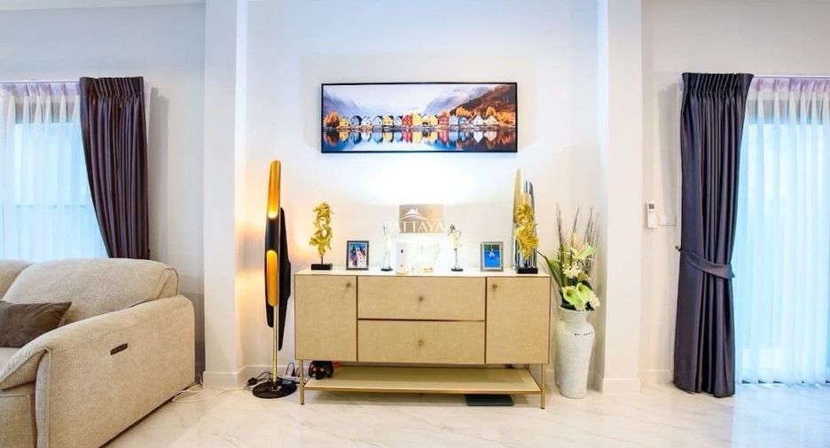 For sale 4 bedrooms house in Bang Lamung, Chonburi