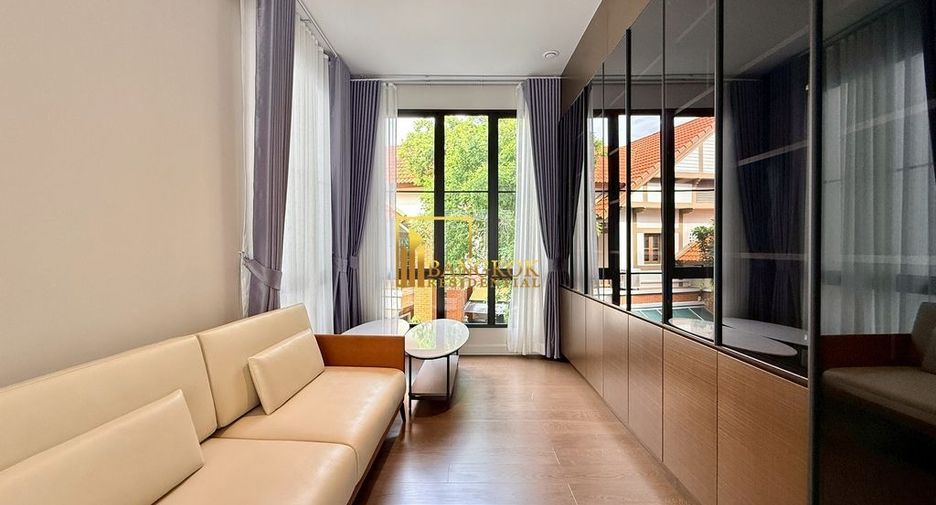 À louer 4 chambres maison à Saphan Sung, Bangkok