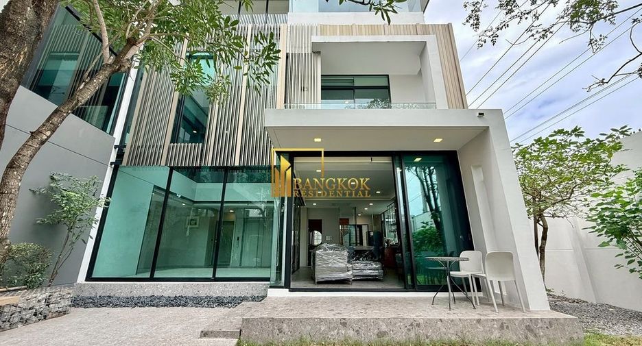À louer 5 chambres maison à Saphan Sung, Bangkok