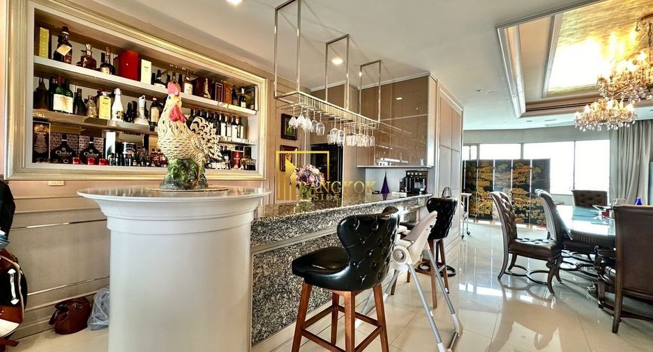 For rent 3 bedrooms condo in Khlong Toei, Bangkok