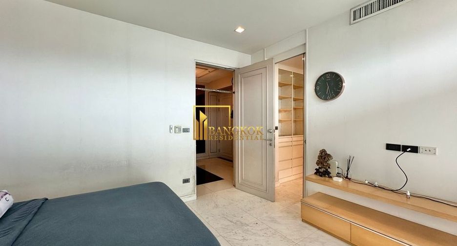 For rent 3 bedrooms condo in Khlong Toei, Bangkok