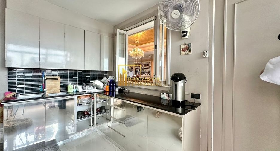 For rent 3 bedrooms condo in Khlong Toei, Bangkok