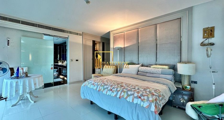 For rent 3 bedrooms condo in Khlong Toei, Bangkok