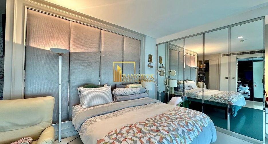 For rent 3 bedrooms condo in Khlong Toei, Bangkok