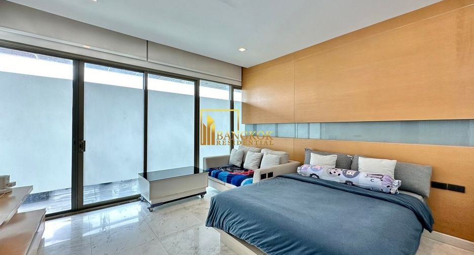 For rent 3 bedrooms condo in Khlong Toei, Bangkok