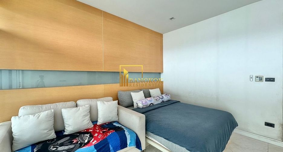 For rent 3 bedrooms condo in Khlong Toei, Bangkok