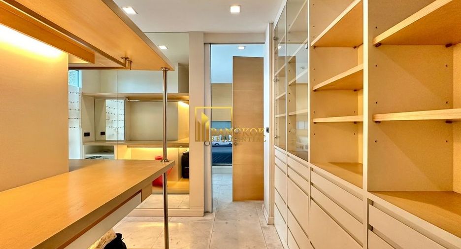 For rent 3 bedrooms condo in Khlong Toei, Bangkok