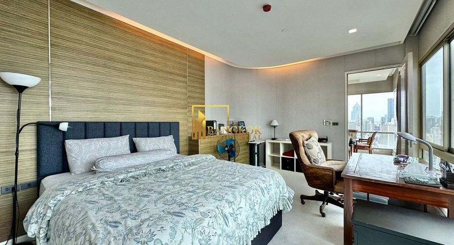 For rent 3 bedrooms condo in Khlong Toei, Bangkok
