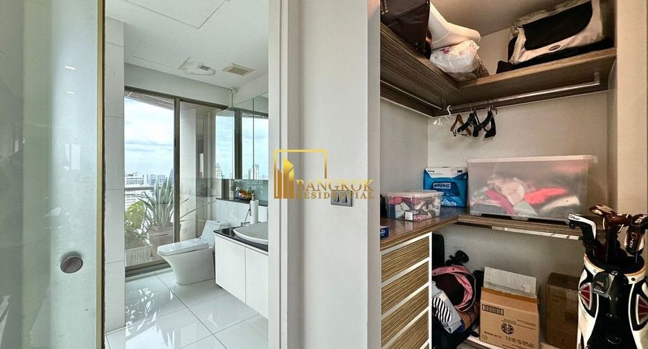 For rent 3 bedrooms condo in Khlong Toei, Bangkok