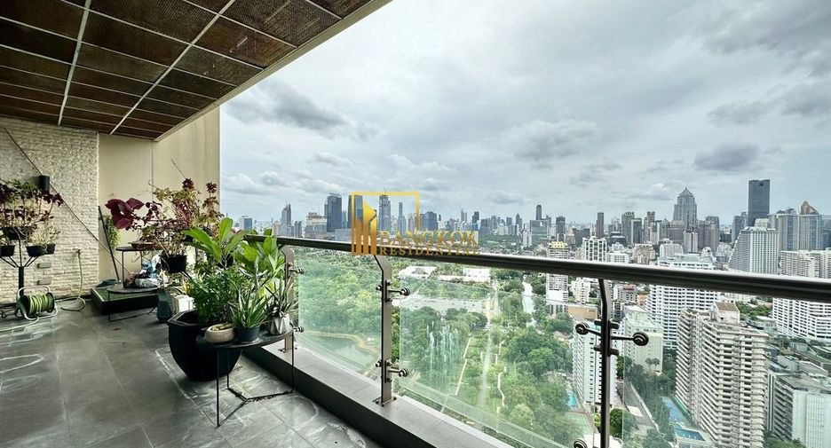 For rent 3 bedrooms condo in Khlong Toei, Bangkok