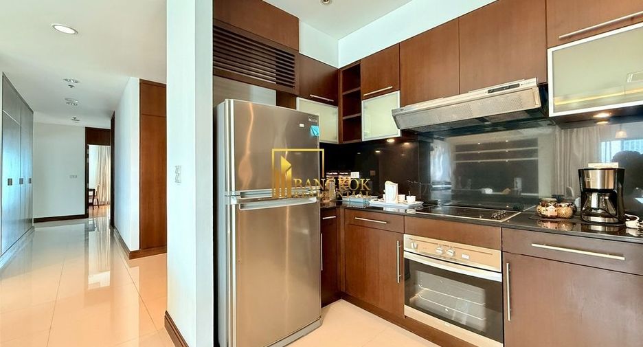 For rent 3 bedrooms apartment in Pathum Wan, Bangkok