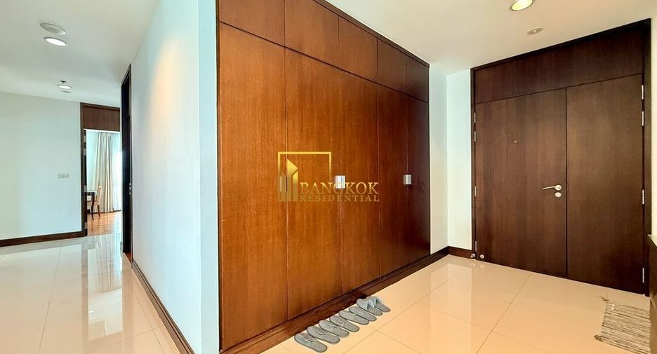 For rent 3 bedrooms apartment in Pathum Wan, Bangkok