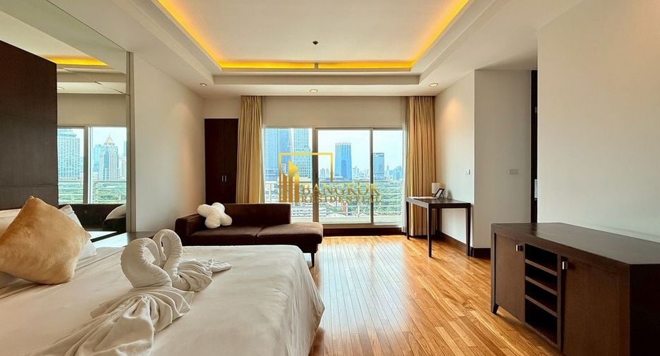 For rent 3 bedrooms apartment in Pathum Wan, Bangkok