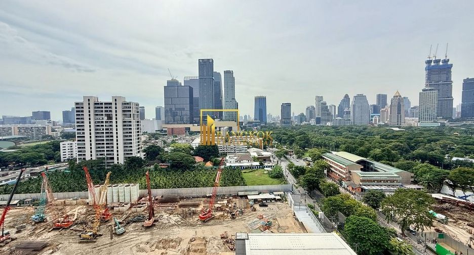 For rent 3 bedrooms apartment in Pathum Wan, Bangkok