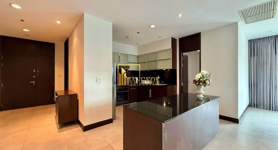 For rent 3 bedrooms apartment in Pathum Wan, Bangkok