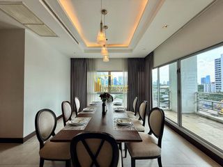 For rent 3 bedrooms apartment in Pathum Wan, Bangkok